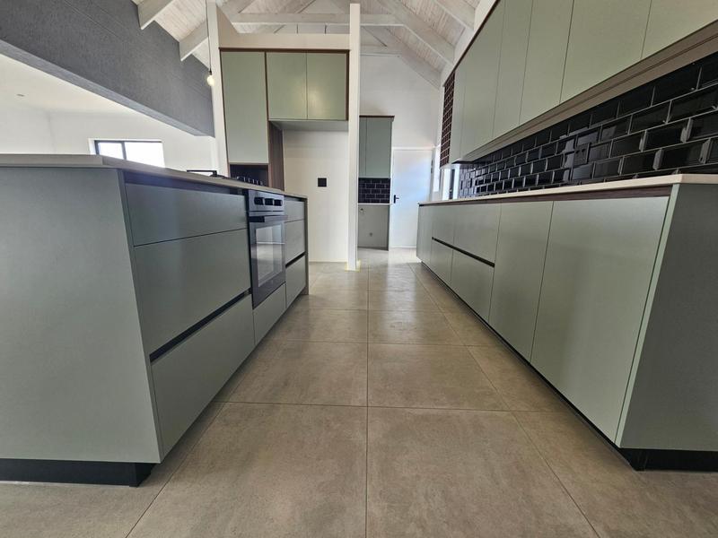 3 Bedroom Property for Sale in Myburgh Park Western Cape